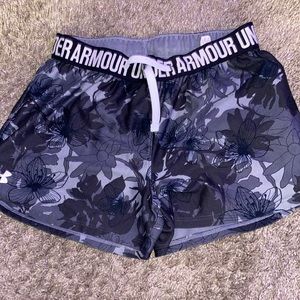 Really cute comfy shorts with a cute design.